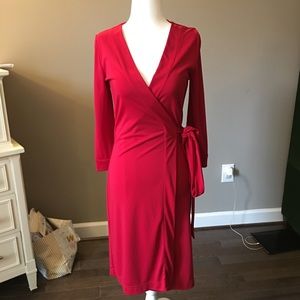 Ava XS wrap dress in red.